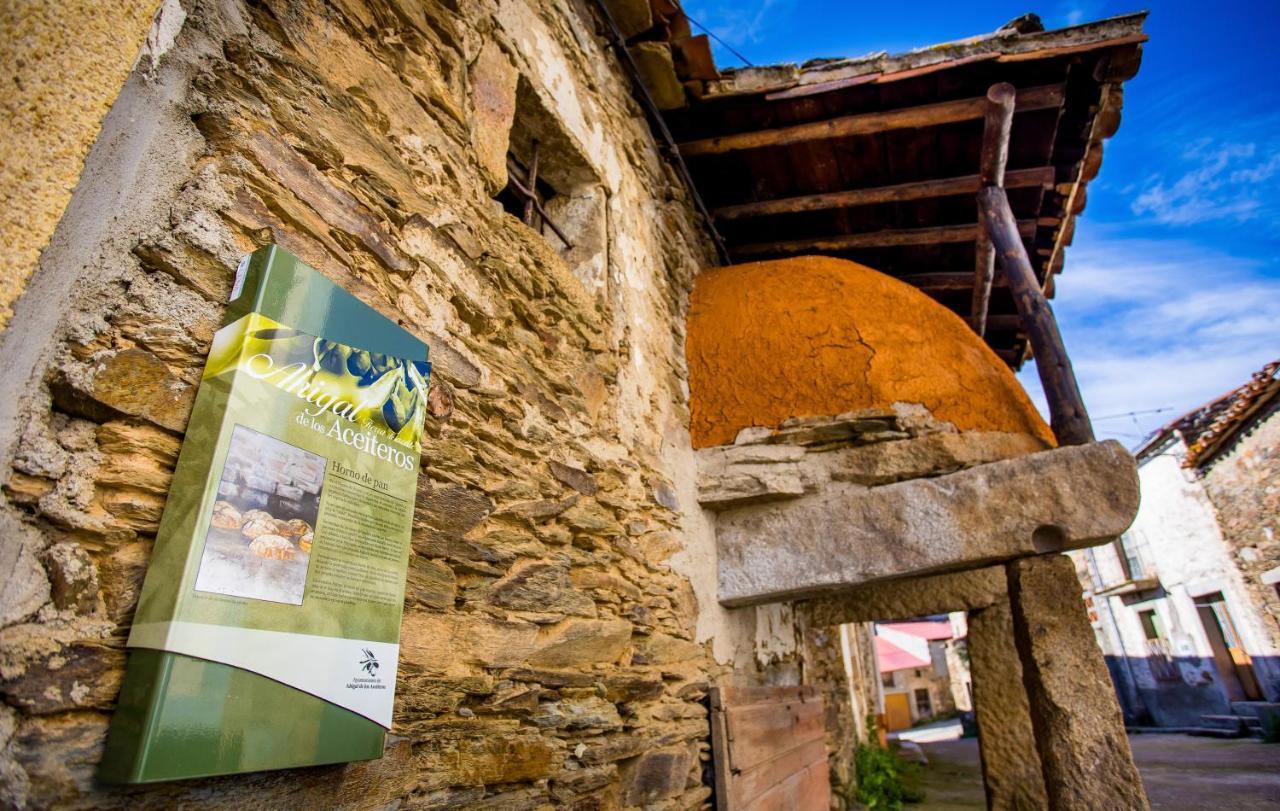 El Hogar Del Herrero Ahigal de los Aceiteros Luaran gambar